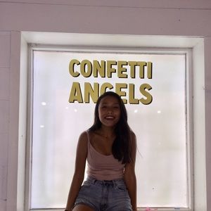 Meet your Posher, Mora